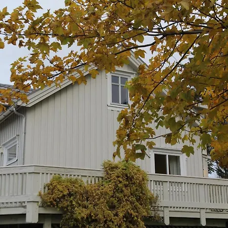 Hus Pa Vakre Fra 1904 * Ramberg